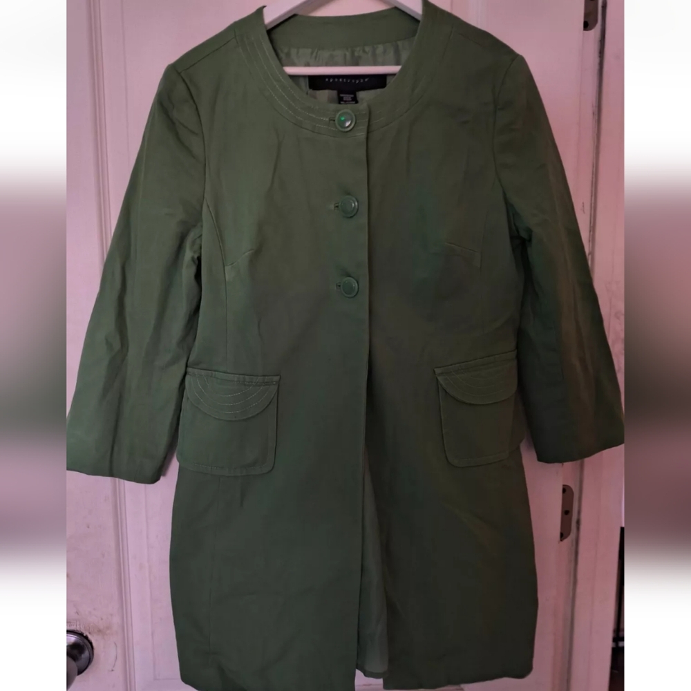 Apostrophe Green Trench Coat with Tailored Design